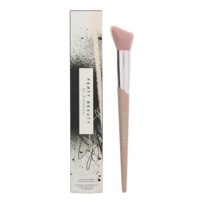 Fenty Beauty Cheek Hugging Highlight Brush 120