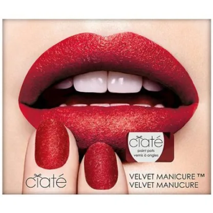 Ciate Velvet Manicure Scarletmitten Gift Set 13.5ml Boudoir Nail Polish + 8.5g Red Crushed Velvet Powder + Little Black Brush